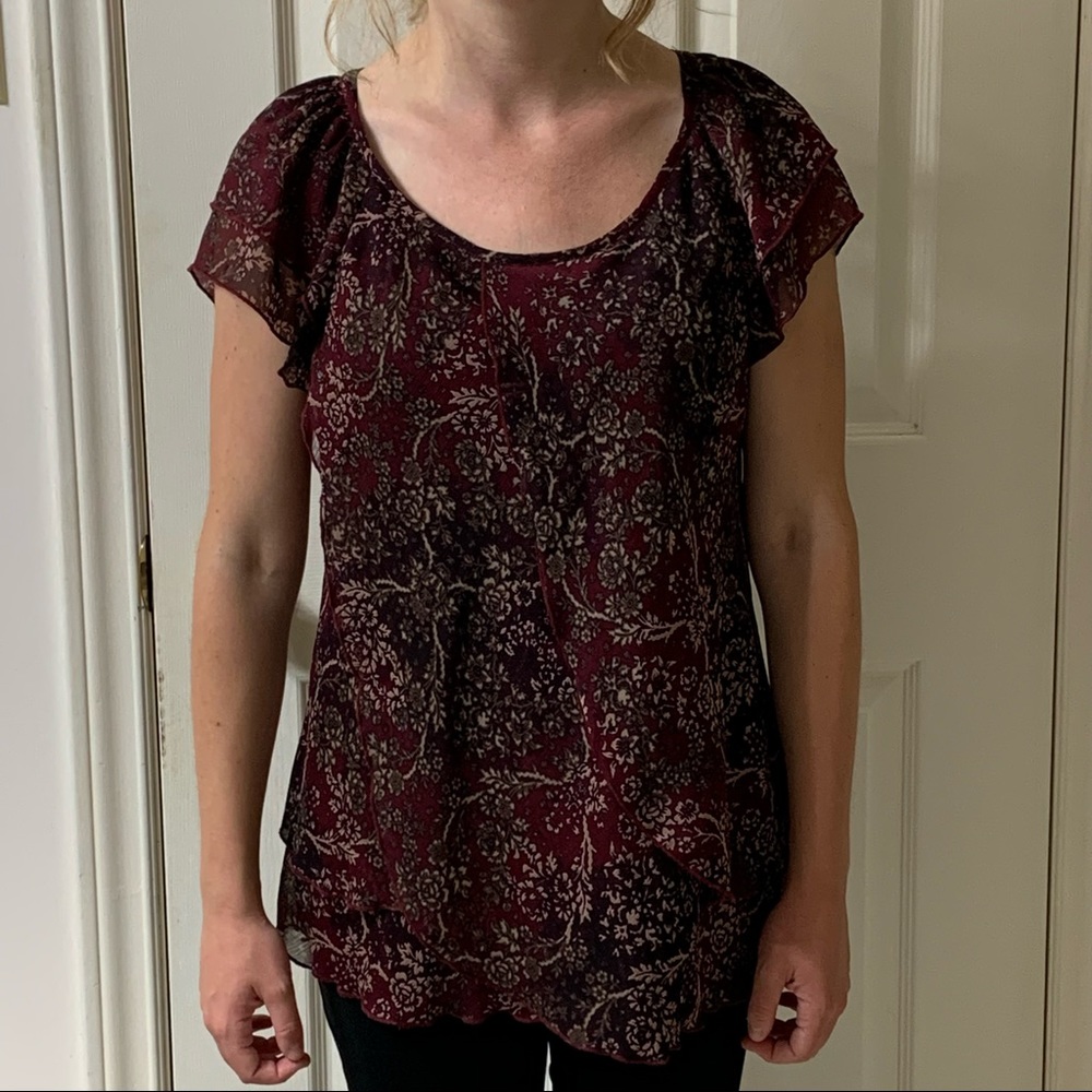 🌷3 for $25🌷Denver Hayes, US M, Maroon & Green Floral Layered Short Sleeve Top